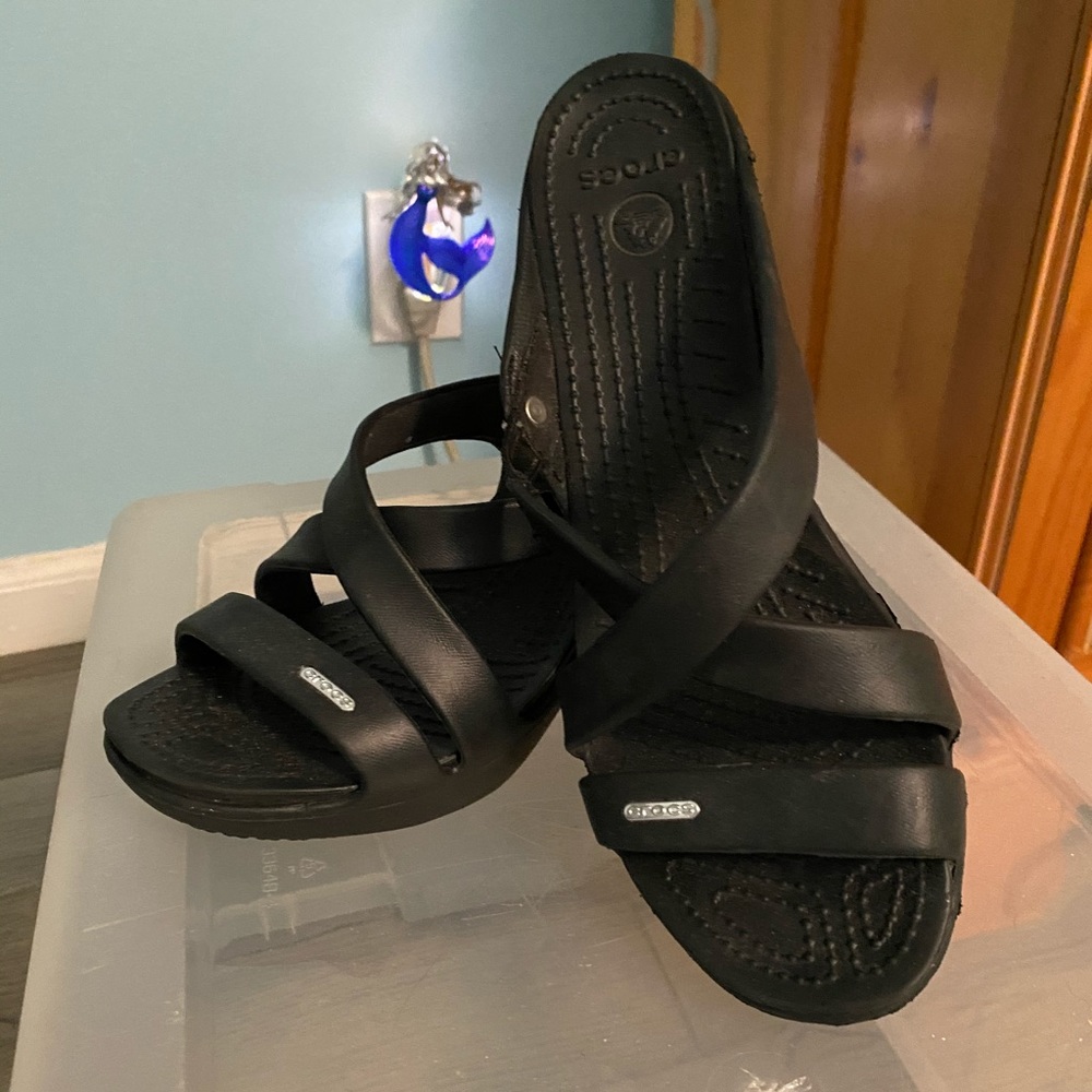 Croc size 9